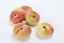 Five vineyard peaches — Stock Photo