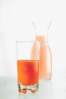 Succo d'arancia nel vetro — Foto stock