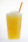 Suco de laranja com gelo picado — Fotografia de Stock