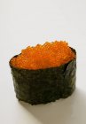 Gunkan-sushi with tobiko — Stock Photo