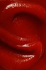 Nahaufnahme der Oberfläche von rotem Ketchup — Stockfoto
