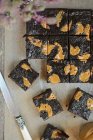 Hirse Brownies mit Butter — Stockfoto