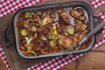 Rustic chicken stew with leeks — Stock Photo