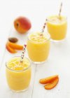 Frullati di albicocche e mango — Foto stock