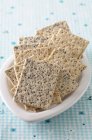 Crackers con semi di papavero — Foto stock