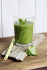 Spinach and pineapple smoothie — Stock Photo