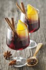 Mulled wine with spices — Stock Photo