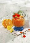 Orange und Pfirsich Smoothie — Stockfoto