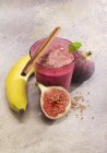 Fig and banana smoothie — Stock Photo