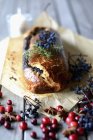 Poppyseed cake with berries — Stock Photo