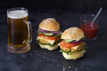Вегетаріанські квіноа гамбургери — стокове фото