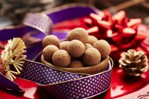 Bol de truffes au chocolat — Photo de stock