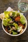 Роменский салат с тунцом — стоковое фото