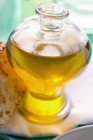 Оливковое масло и белый хлеб — стоковое фото