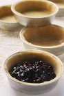 Making blueberry tartlets — Stock Photo