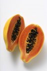 Two papaya halves — Stock Photo
