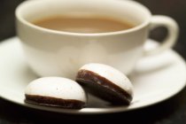 Tasse de café et biscuits pfeffernuss — Photo de stock