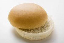 Hamburger panino dimezzato — Foto stock