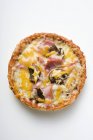 Mini-Pizza mit Schinken — Stockfoto