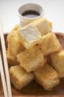Паніровці тофу кубів — стокове фото