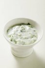 Yoghurt dip with herbs — Stock Photo
