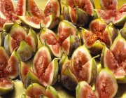 Figs in honey halved — Stock Photo