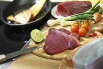 Tuna steaks with vegetables — Stock Photo