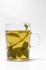 Vetro di tè alla menta piperita — Foto stock