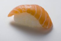 Суші нігірі з лососем — стокове фото