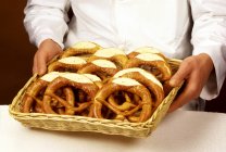 Basket of fresh pretzels — Stock Photo