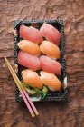 Sushi nigiri à emporter — Photo de stock