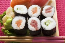 Sushi maki sortido — Fotografia de Stock