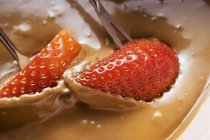 Fondue au chocolat aux fraises — Photo de stock
