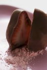 Halved Chocolate-dipped strawberry — Stock Photo