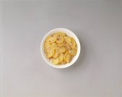 Kartoffelsalat in weißer Schüssel — Stockfoto