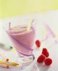 Raspberry shake for children — Stock Photo