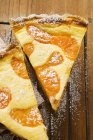 Sliced apricot baked tart — Stock Photo