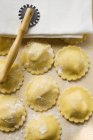 Pastas caseras de ravioli - foto de stock