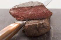 Steaks de boeuf au couteau — Photo de stock