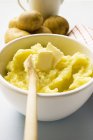 Mashed potato in bowl — Stock Photo