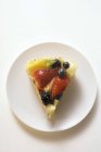 Gateau di frutta con fragole — Foto stock