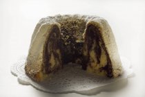 Torta de gugelhupf de mármol - foto de stock