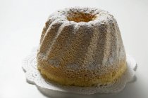 Ring cake with icing sugar — Stock Photo