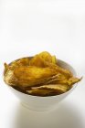 Смажена картопля чіпсів — стокове фото