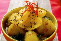 Kartoffelcurry mit Mango — Stockfoto