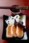 Salmon sashimi with radish — Stock Photo