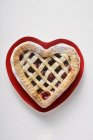 Torta di ciliegie a forma di cuore — Foto stock