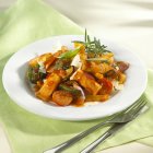 Rigatoni Pasta mit Gemüse — Stockfoto