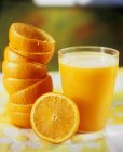 Склянка апельсинового соку — стокове фото