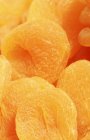 Сухие спелые абрикосы — стоковое фото